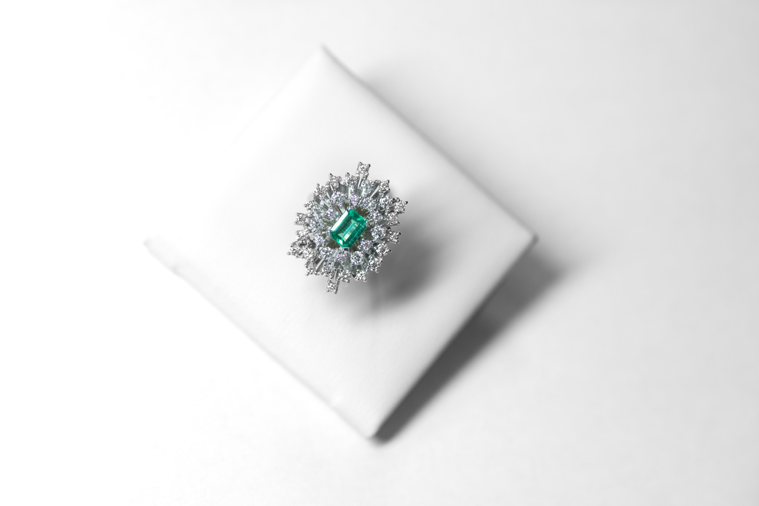 Ring emerald and diamonds orafi moramarco